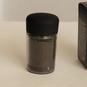 MAC The Family Crest Pigment